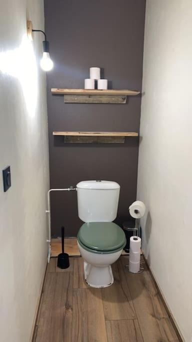 Maison En Bois A Entrechaux Zewnętrze zdjęcie